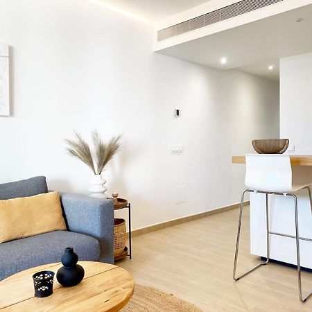 Fantastic Apartment In The Wave Just Steps From Carvajal Beach - Pool And Free Parking ฟูเอนฮิโรลา ภายนอก รูปภาพ