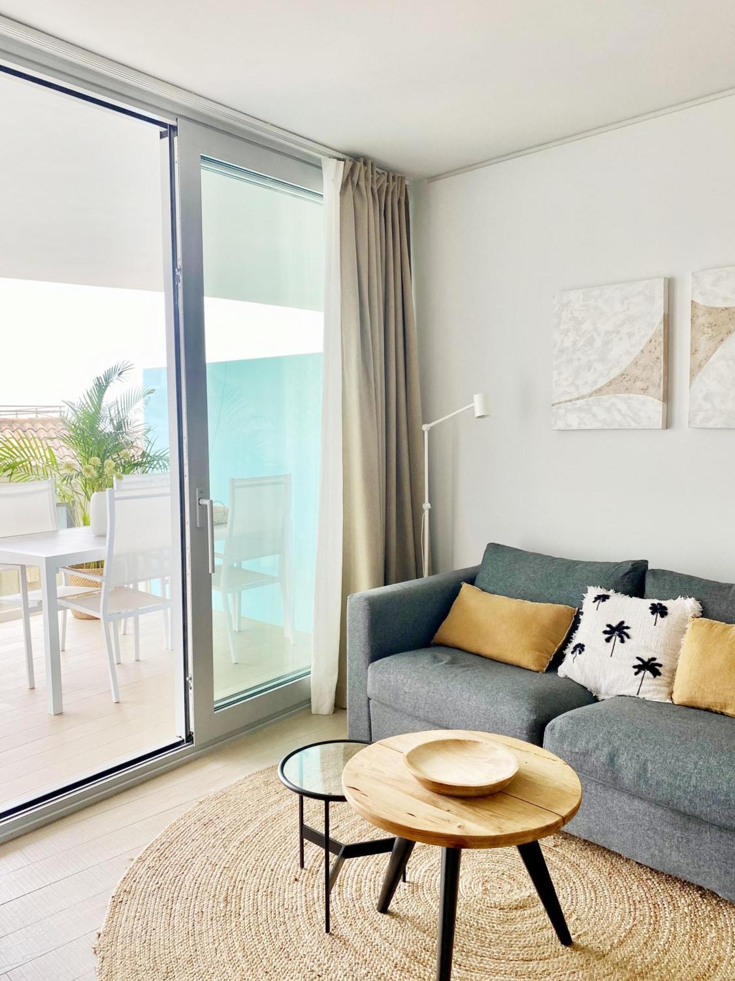 Fantastic Apartment In The Wave Just Steps From Carvajal Beach - Pool And Free Parking ฟูเอนฮิโรลา ภายนอก รูปภาพ