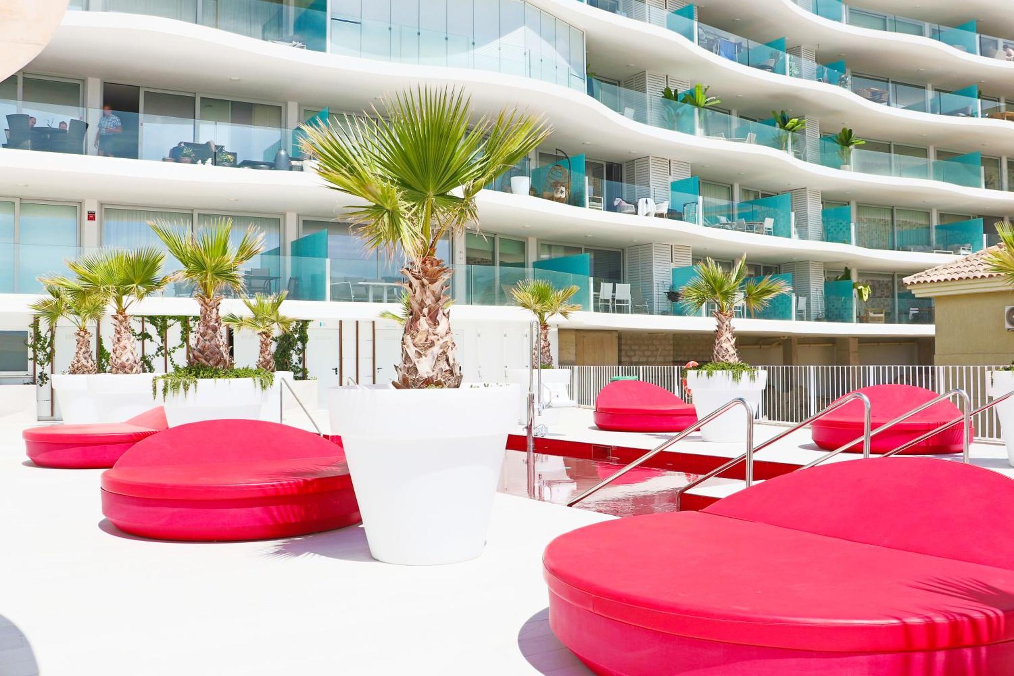 Fantastic Apartment In The Wave Just Steps From Carvajal Beach - Pool And Free Parking ฟูเอนฮิโรลา ภายนอก รูปภาพ