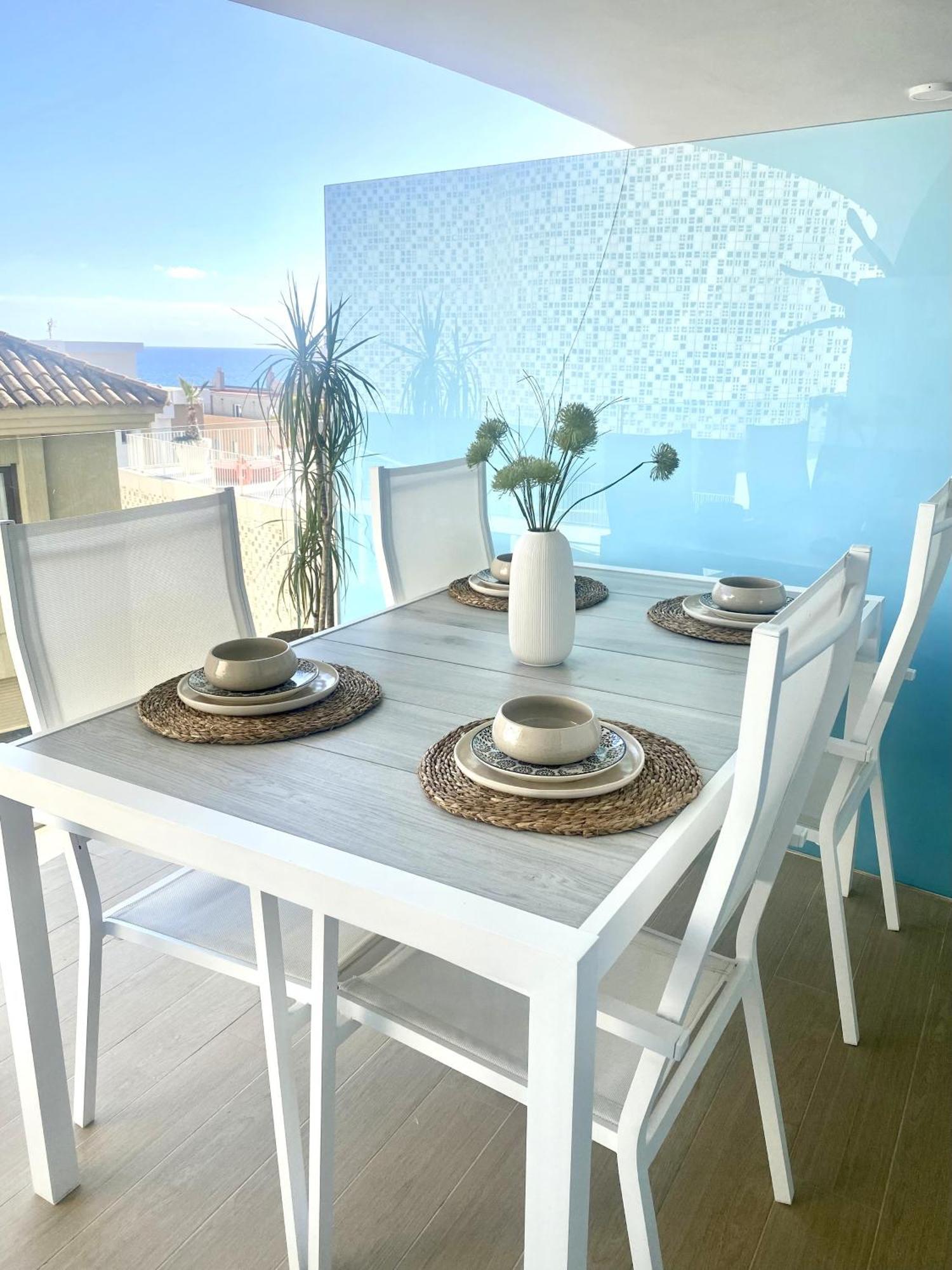 Fantastic Apartment In The Wave Just Steps From Carvajal Beach - Pool And Free Parking ฟูเอนฮิโรลา ภายนอก รูปภาพ